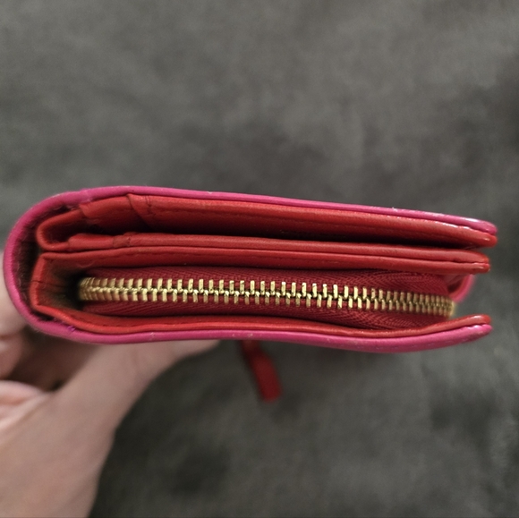 Kate Spade New Yoek Elyce Hot Pink Leather wallet w/red interior.. REHAB - Picture 11 of 16